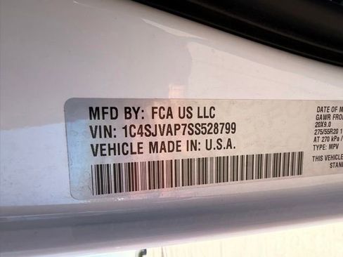 Used 2025 Jeep Wagoneer 4WD image 36