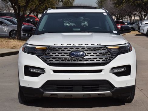 Certified 2022 Ford Explorer Limited w/ Limited Technology Package image 3