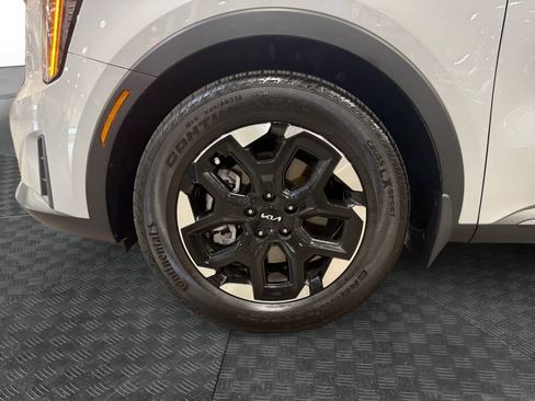 Used 2025 Kia Sorento S w/ Panoramic Sunroof Package FWD image 15