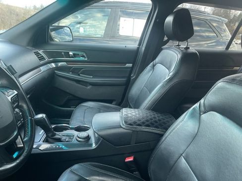 Used 2016 Ford Explorer Limited image 24