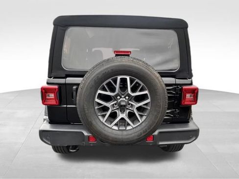 Used 2024 Jeep Wrangler Unlimited Sahara w/ Technology Group AWD/4WD image 6