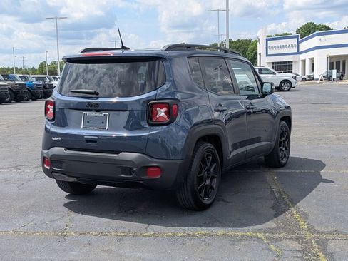 Used 2020 Jeep Renegade Altitude FWD image 4