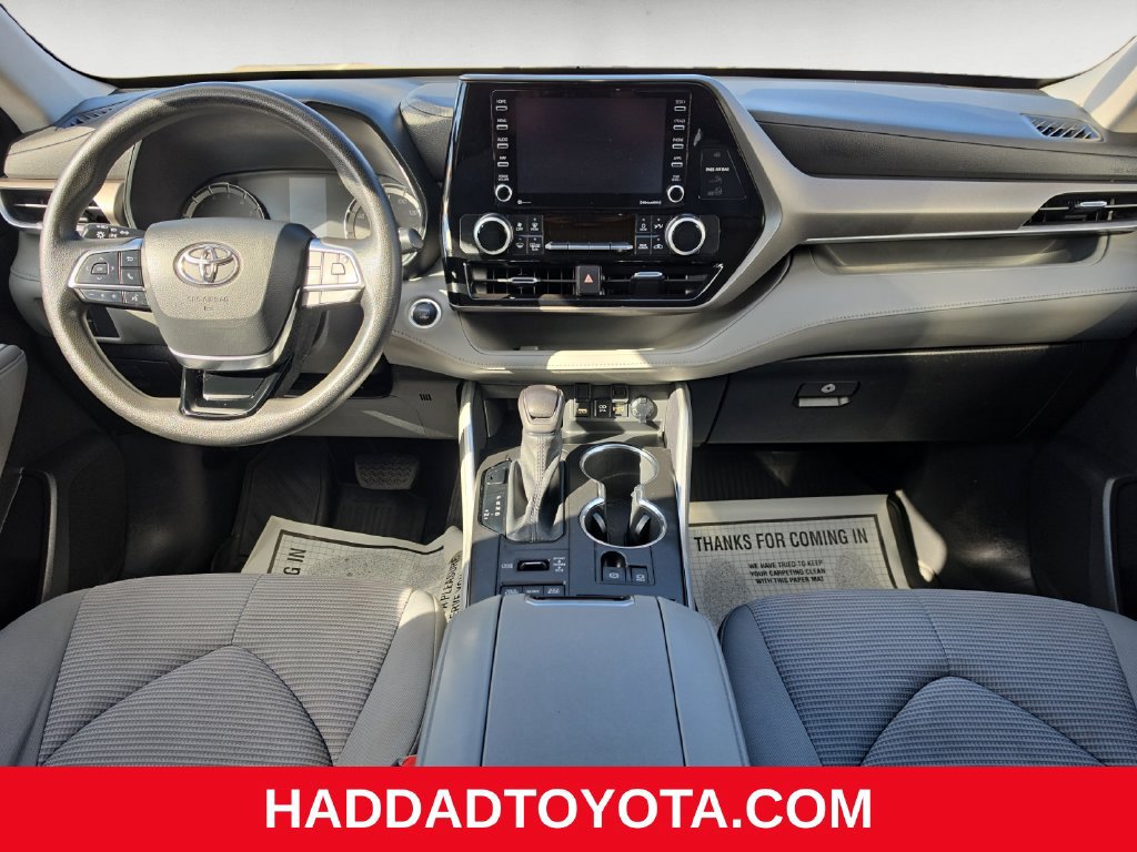 Used 2021 Toyota Highlander L AWD/4WD image 11