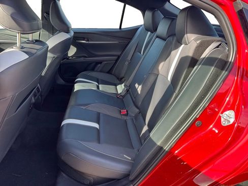 Used 2025 Toyota Camry SE image 14