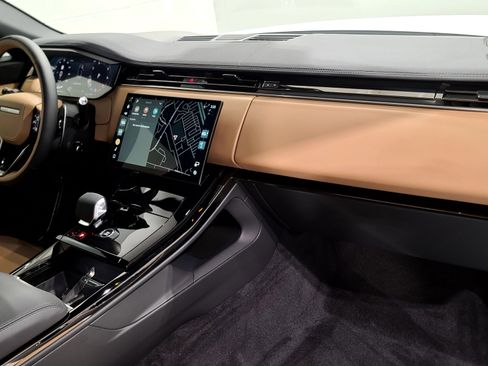 New 2026 Land Rover Range Rover Sport Dynamic SE image 4