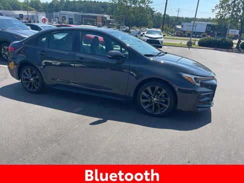 Used 2025 Toyota Corolla SE w/ SE Premium Package FWD image 11