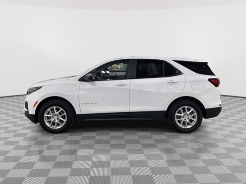 Used 2023 Chevrolet Equinox LS w/ LS Convenience Package AWD/4WD image 5