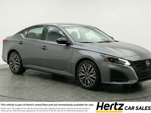 Used 2025 Nissan Altima 2.5 SV FWD image 1