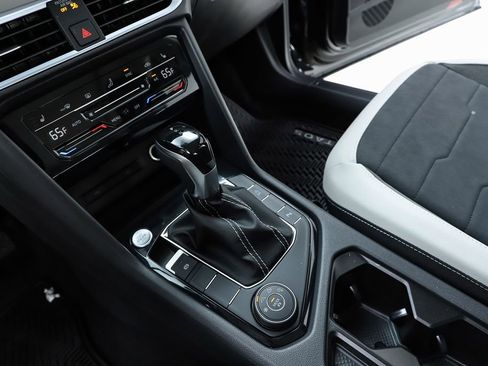 New 2026 Volkswagen Taos SE AWD/4WD image 24