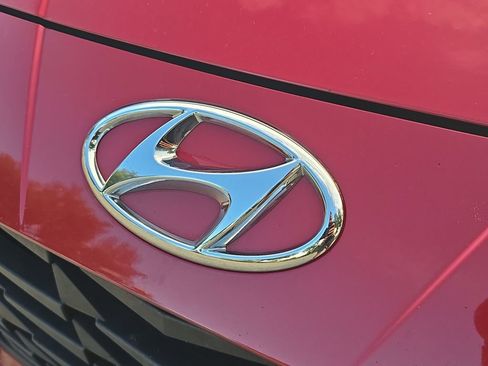 Used 2022 Hyundai Elantra SEL FWD image 11