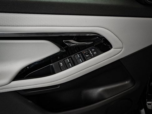 Used 2023 Land Rover Range Rover Evoque R-Dynamic S image 25