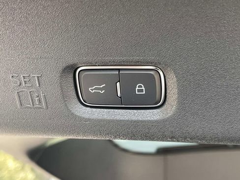 New 2025 Lincoln Navigator Reserve w/ Jet Appearance Package AWD/4WD image 13