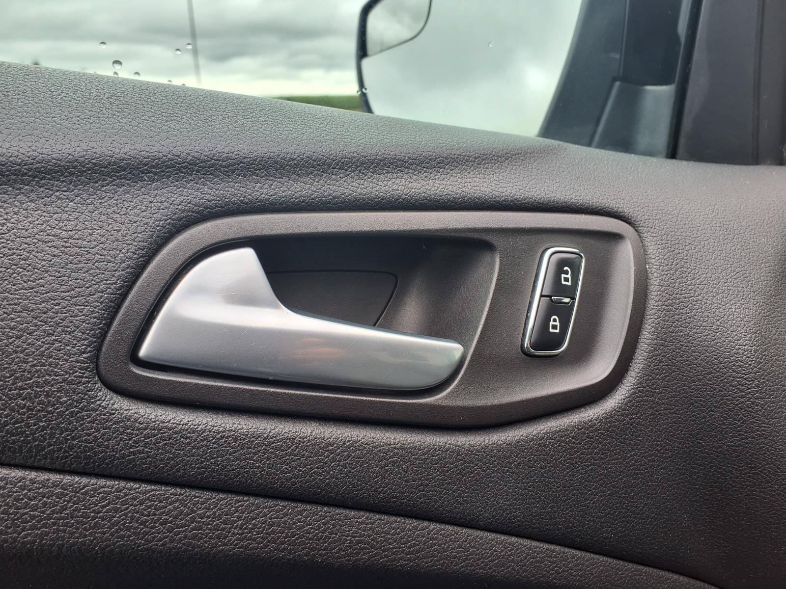 Used 2013 Ford Escape SE FWD image 17