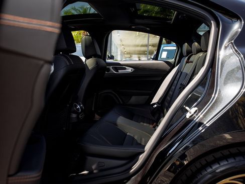 New 2025 Alfa Romeo Giulia w/ Driving Assist Package image 31