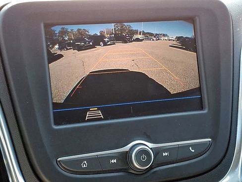 Certified 2020 Chevrolet Equinox LT w/ Driver Convenience Package image 18