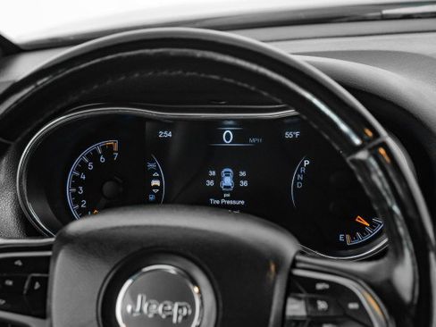 Used 2020 Jeep Grand Cherokee Limited image 16