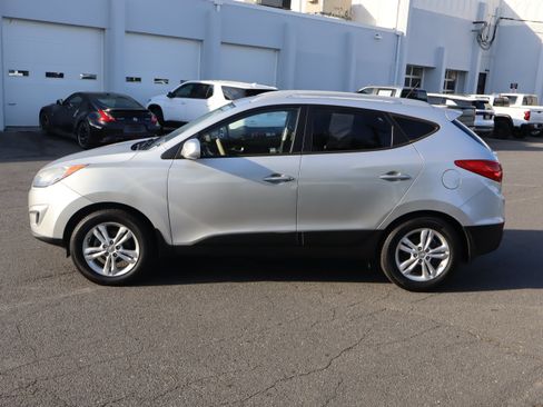 Used 2011 Hyundai Tucson GLS FWD image 19