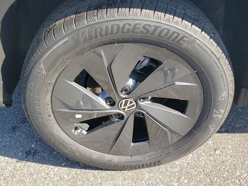 New 2026 Volkswagen Taos S FWD image 5