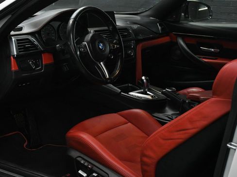 Used 2016 BMW M4 Coupe w/ Executive Package RWD image 22
