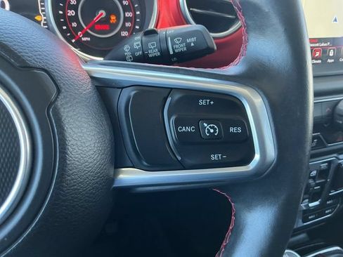 Used 2018 Jeep Wrangler Unlimited Rubicon AWD/4WD image 16