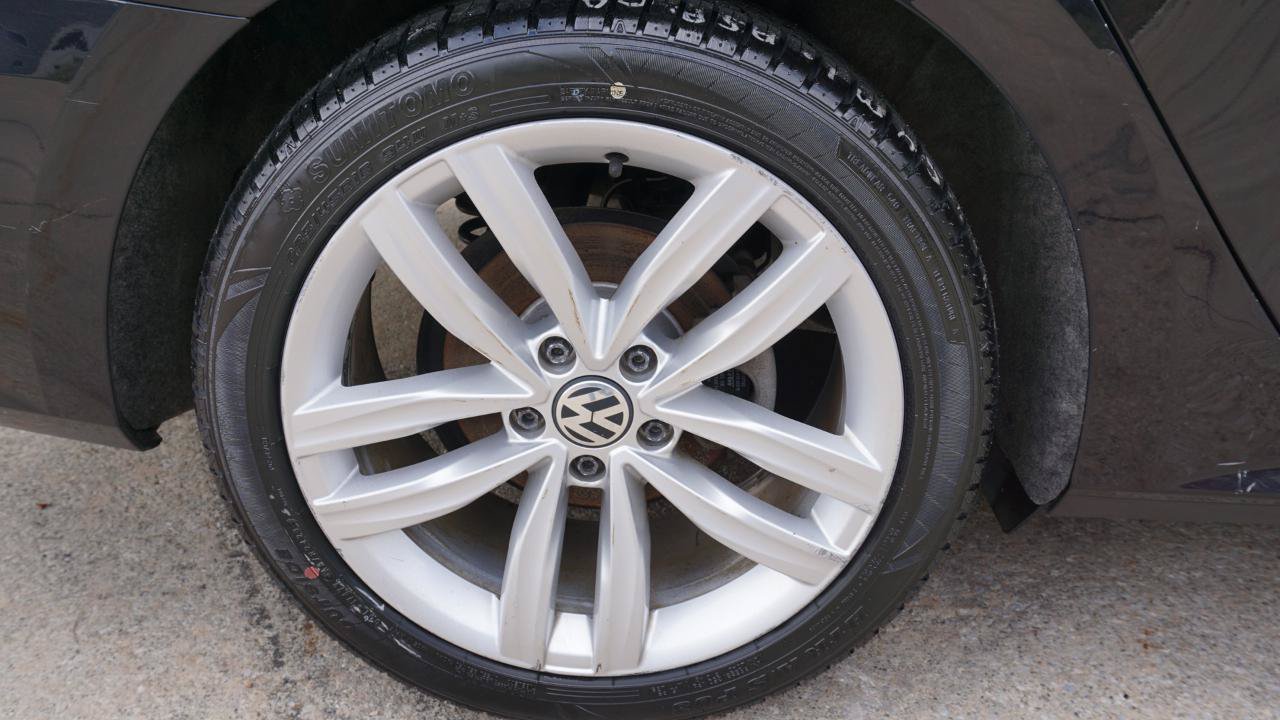Used 2019 Volkswagen Passat 2.0T Wolfsburg FWD image 11