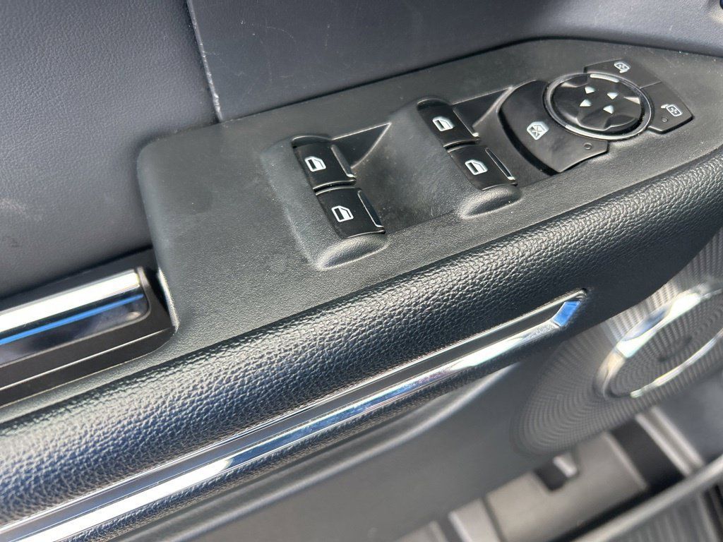 Used 2024 Ford Expedition XLT AWD/4WD image 35