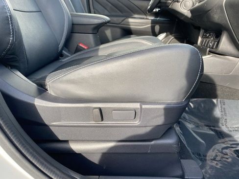 Used 2018 Mitsubishi Outlander GT image 39