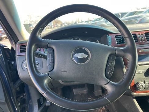 Used 2009 Chevrolet Impala LT w/ Luxury Edition Package image 13