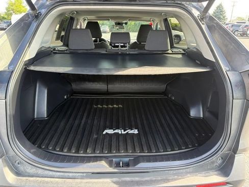 Used 2019 Toyota RAV4 XLE w/ Convenience Package AWD/4WD image 8