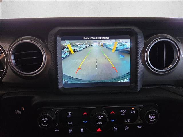 Used 2018 Jeep Wrangler Unlimited Sahara AWD/4WD image 22