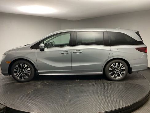 New 2026 Honda Odyssey Elite image 4