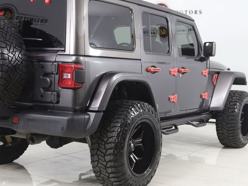 Used 2018 Jeep Wrangler Unlimited Rubicon w/ Dual Top Group AWD/4WD image 47