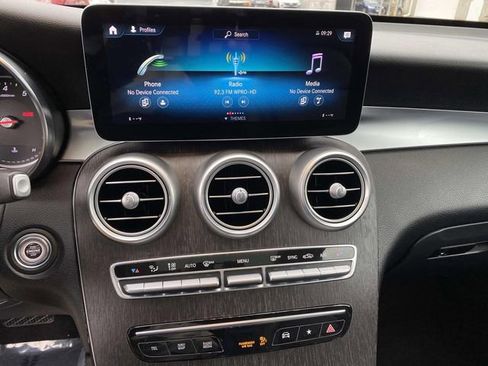 Used 2020 Mercedes-Benz GLC 300 4MATIC w/ Parking Assistance Package image 9