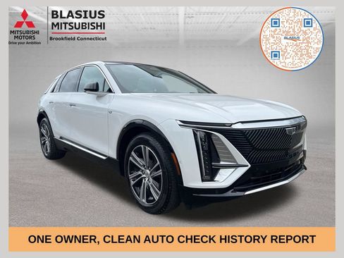Used 2024 Cadillac Lyriq Luxury w/ LPO, Floor Liner Package AWD/4WD image 1
