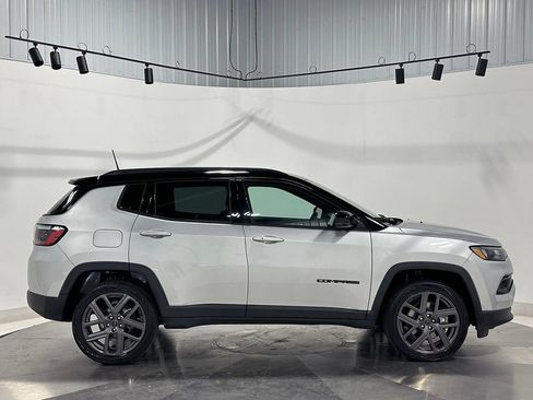 Used 2026 Jeep Compass Limited AWD/4WD image 10