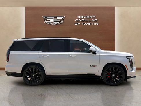Used 2025 Cadillac Escalade V w/ LPO, ONYX Package AWD/4WD image 36