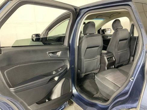 Used 2018 Ford Edge SE FWD image 32
