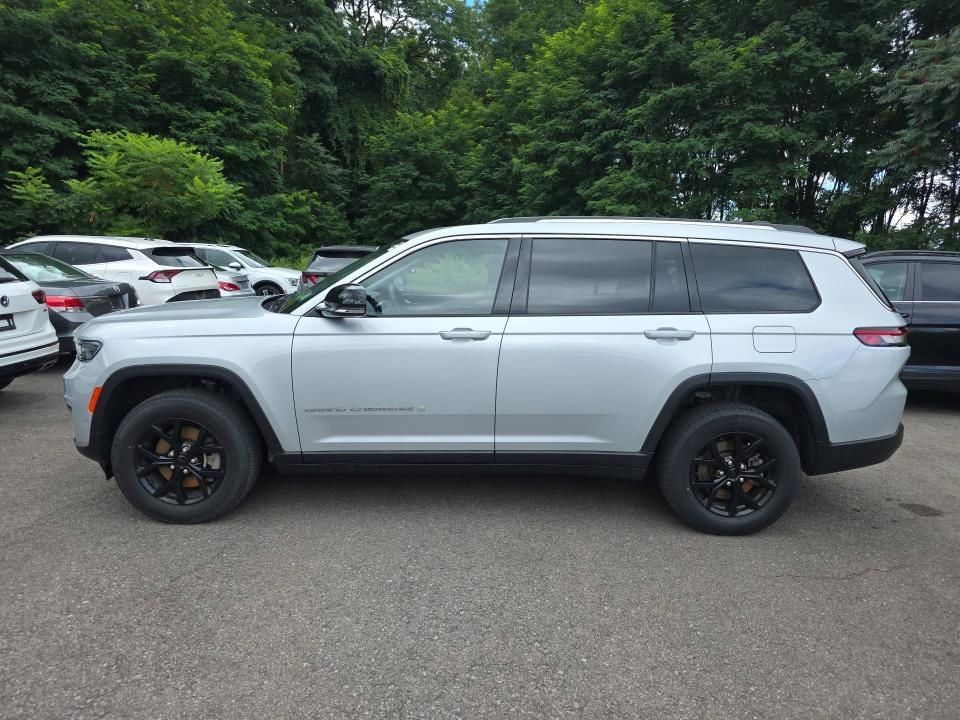 Used 2023 Jeep Grand Cherokee L Limited w/ Luxury Tech Group II AWD/4WD image 5