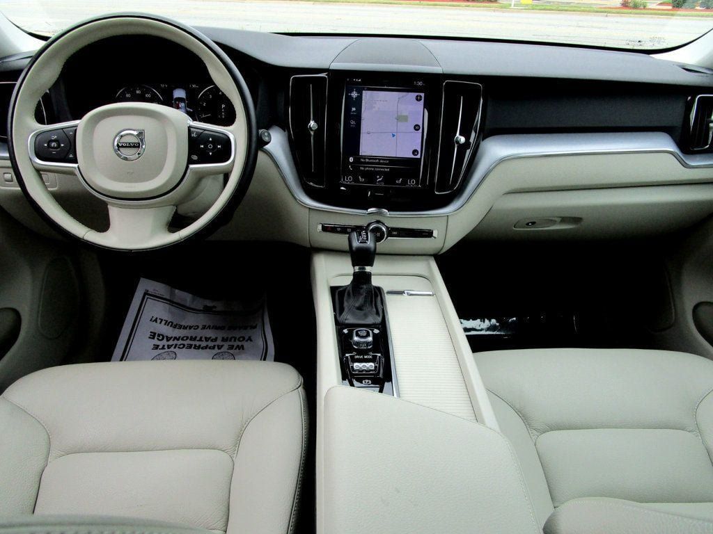 Used 2020 Volvo XC60 T5 Momentum w/ Protection Package Premier AWD/4WD image 2