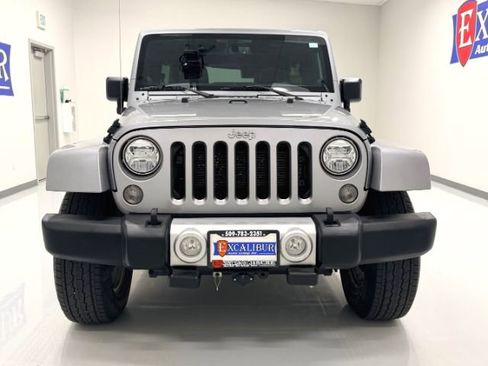 Used 2014 Jeep Wrangler Unlimited Sahara w/ Max Tow Package AWD/4WD image 5