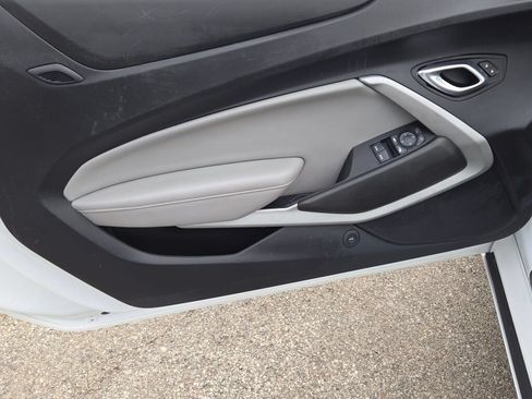 Used 2023 Chevrolet Camaro LT RWD image 15