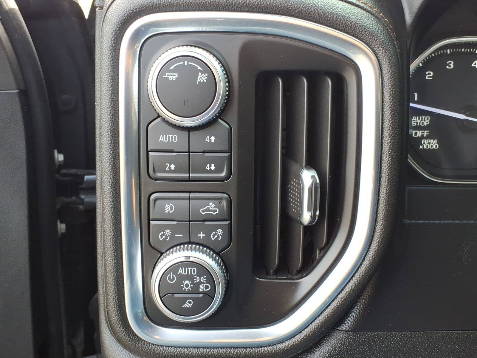 Used 2019 GMC Sierra 1500 AT4 w/ AT4 Premium Package AWD/4WD image 11