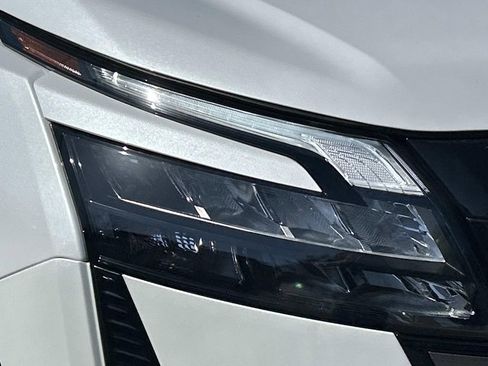 New 2026 Nissan Pathfinder Platinum AWD/4WD image 10
