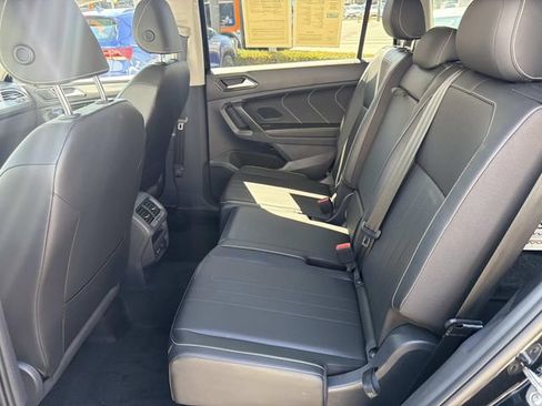 Used 2023 Volkswagen Tiguan SE FWD image 11