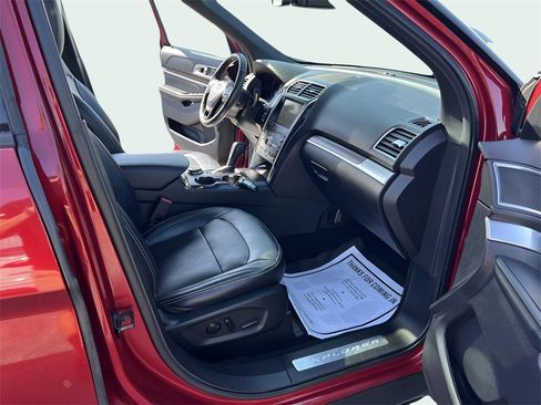 Used 2019 Ford Explorer Limited w/ Ford Safe & Smart Package image 21