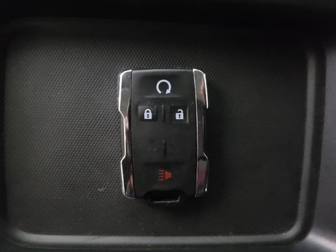 Used 2018 Chevrolet Silverado 1500 Custom w/ Custom Value Package image 32