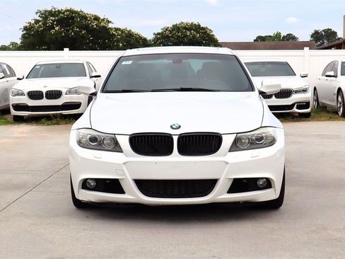 Used 2011 BMW 335i xDrive Sedan AWD/4WD image 2