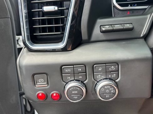 Used 2024 GMC Sierra 2500 Denali Ultimate w/ Max Trailering Package AWD/4WD image 21