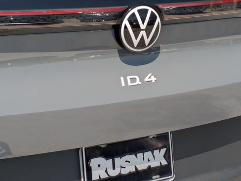Used 2023 Volkswagen ID.4 Pro RWD image 19