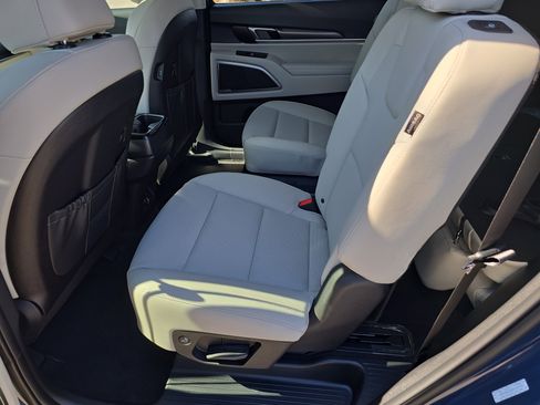 New 2025 Kia Telluride S image 19